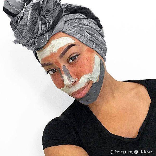 Cuidar da pele ajuda a aumentar a durabilidade da maquiagem no look de festa (Foto: Instagram @lailaloves)